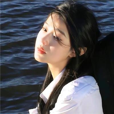 比基尼怪女